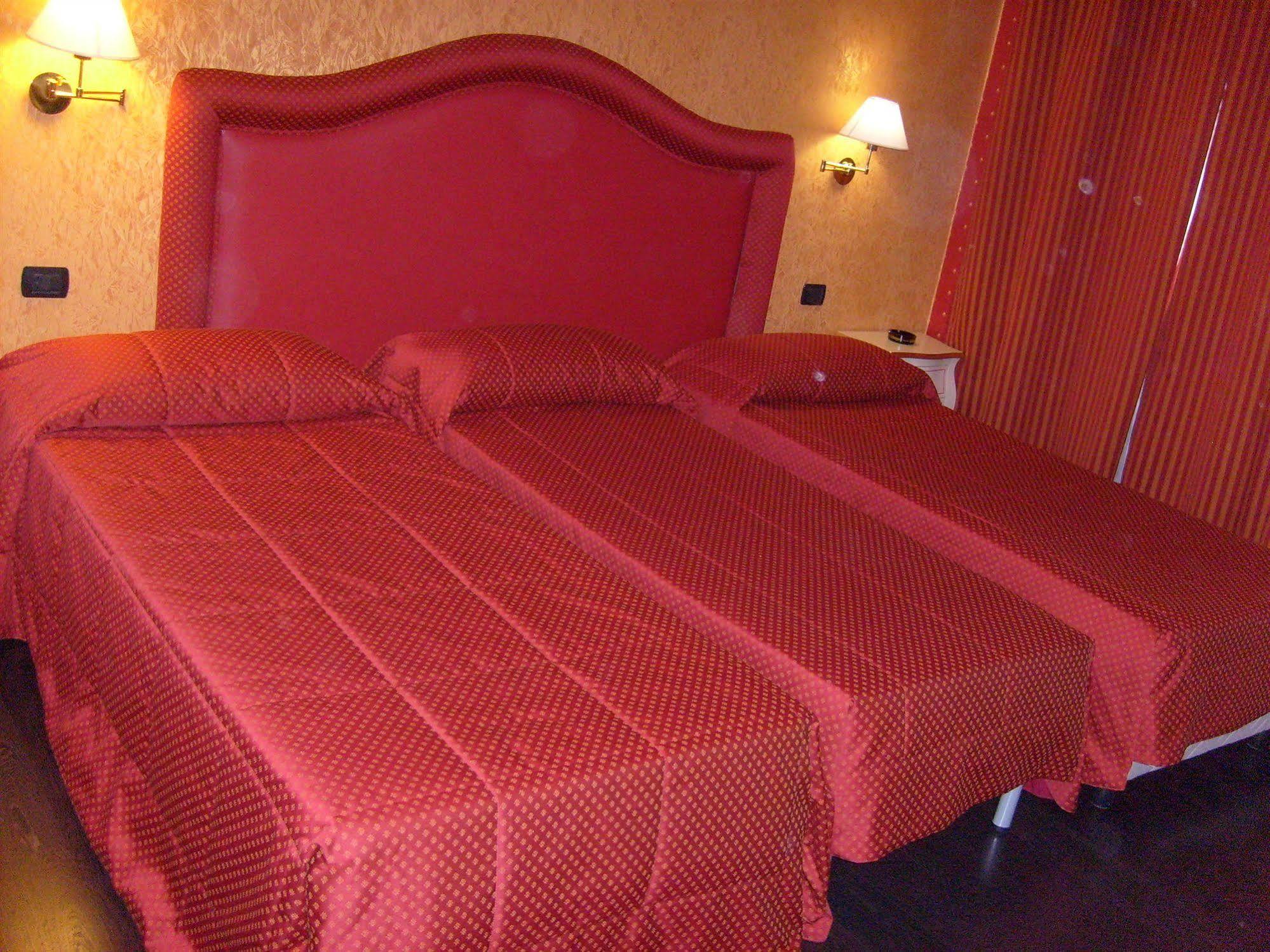 Hotel - Motel Flower Gropello Cairoli Ngoại thất bức ảnh