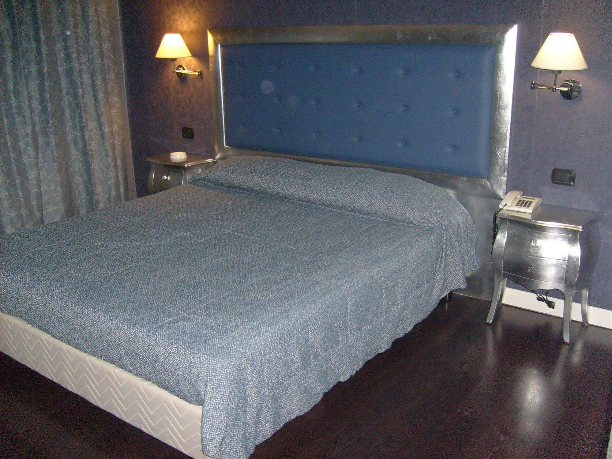 Hotel - Motel Flower Gropello Cairoli Ngoại thất bức ảnh