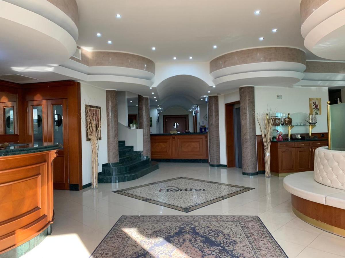 Hotel - Motel Flower Gropello Cairoli Ngoại thất bức ảnh