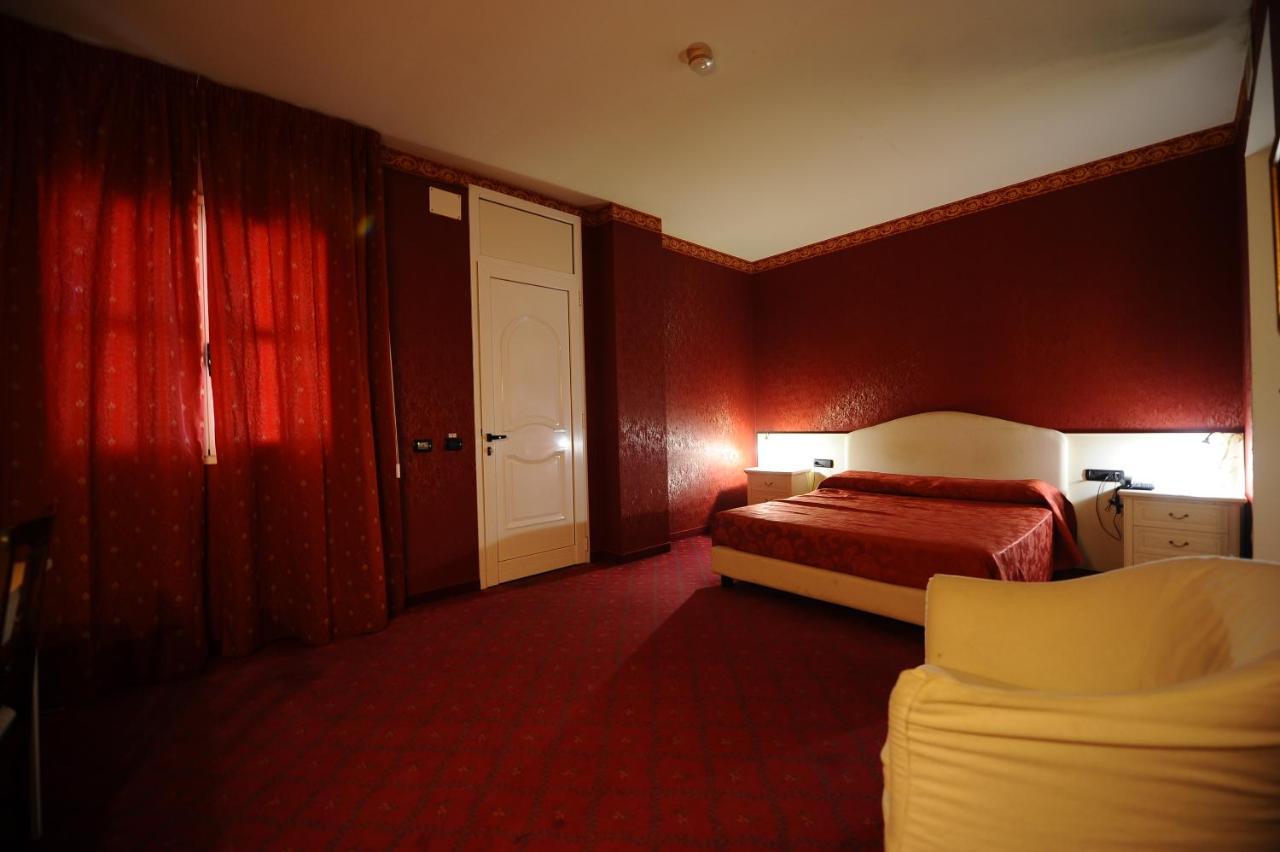 Hotel - Motel Flower Gropello Cairoli Ngoại thất bức ảnh